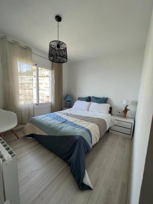 Ferienwohnung Les Pieds Dans L'Eau, La Tete Dans Les Nuages, Roses Exterior foto